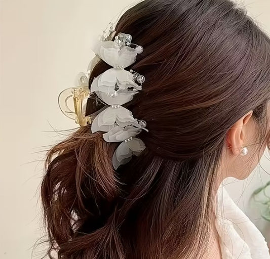 🦋 BROCHE/CLIP DE PELO CON MARIPOSA – ESTILO DELICADO Y SOFISTICADO 🦋